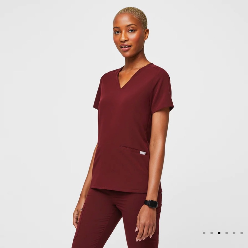Figs Burgundy Casma Three-Pocket Scrub Top